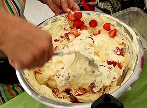 Eton Mess as pavlova filling.